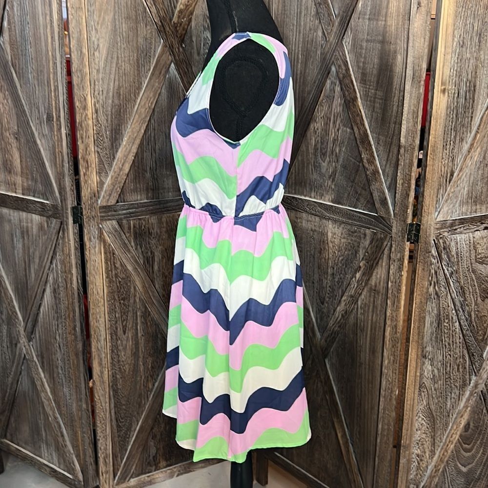 Spring dress nwot   - Picture 3 of 4